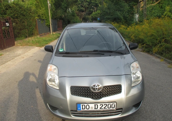 Toyota Yaris cena 17900 przebieg: 187000, rok produkcji 2009 z Warszawa małe 79